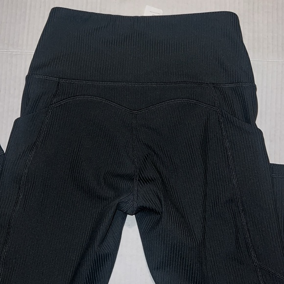 New Women’s Fabletics Leggings Size XXS 24” - Picture 5 of 5